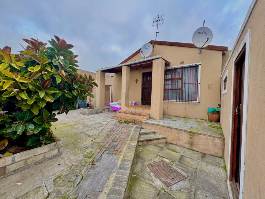 3 Bedroom Property for Sale in Beacon Valley Western Cape